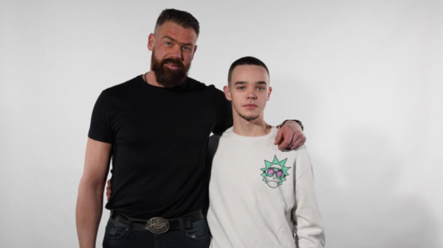 EVO KO JE SVENOV TATA Kada je ušao u rijaliti ukućanke su odlepile, a evo čime se bavi i gde radi!