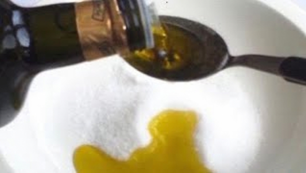 IZBEGNITE UZIMANJE OPASNIH ANALGETIKA Uz pomoć soli i maslinovog ulja uspešno ćete se rešiti bola u  vratu i kičmi