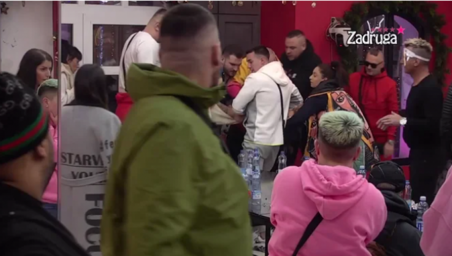 NI ROĐENDAN DETETU NIJE ČESTITALA Baka Viki Mitrović očajna zbog njenog ponašanja: Sve za Marka radi, sramota me je!