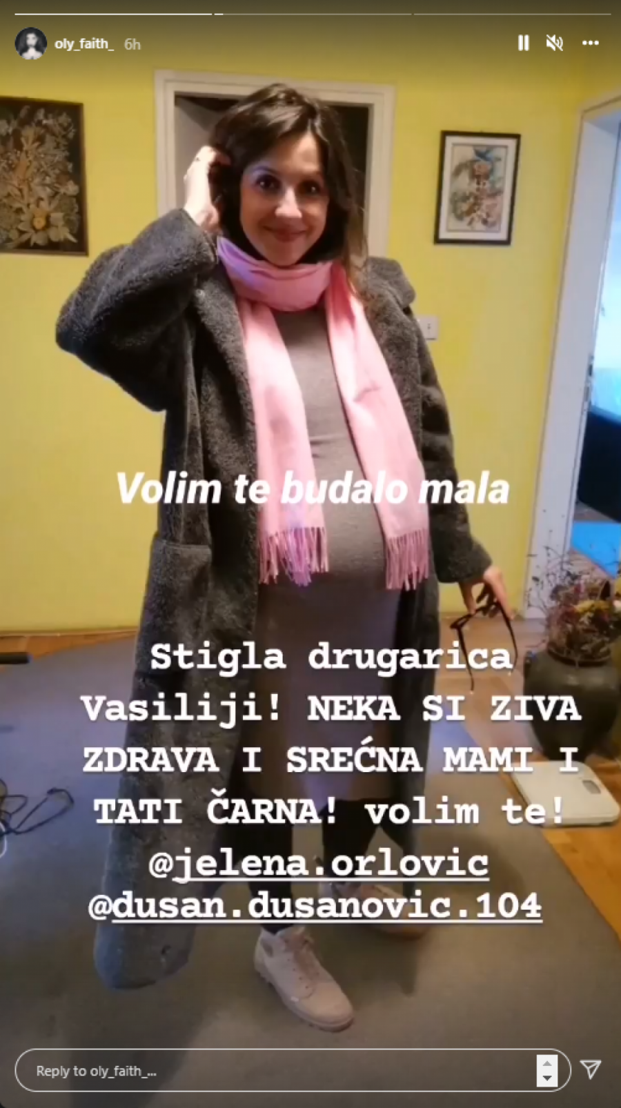 PRELEPE VESTI! Porodila se poznata glumica, ćerki dala retko ime, a koleginica je odala! (FOTO)