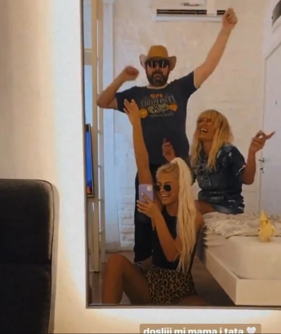 OVO SU RODITELJI NOVE SNAJKE ĐOKOVIĆA Saška Veselinov preslikana majka, a evo kako joj izgleda otac!