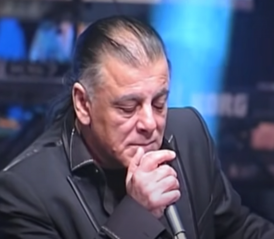 IMALI SMO TRZAVICE Sin Akija Rahimovskog u suzama progovorio o odnosu sa ocem, a ovo je uradio odmah nakon sahrane