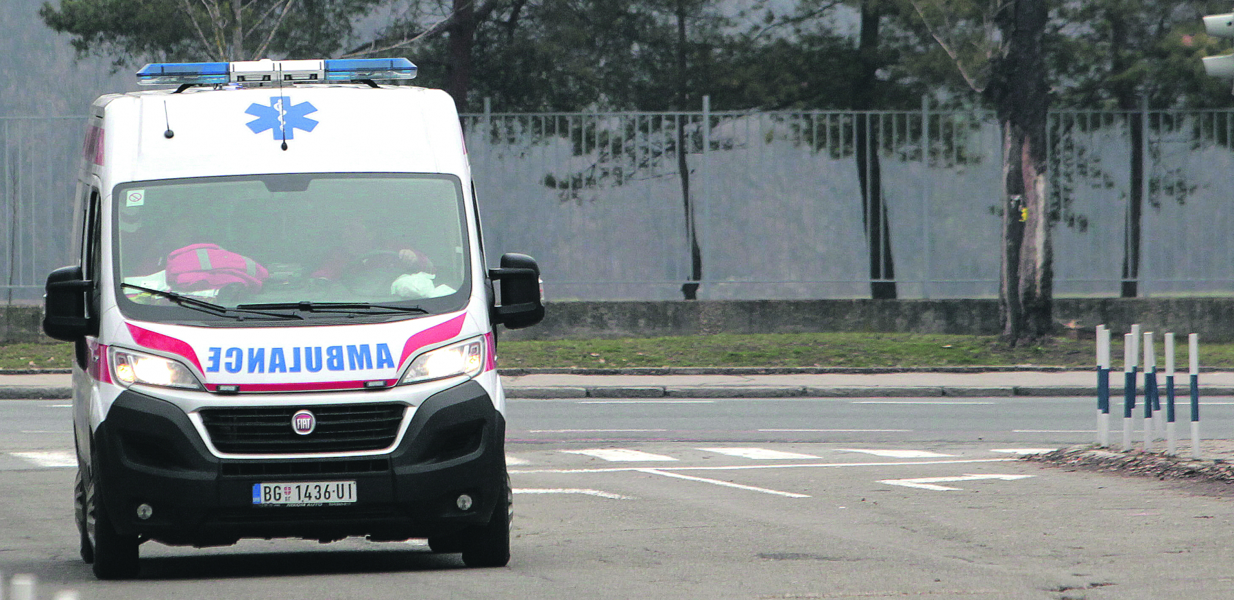 UŽASNA TRAGEDIJA KOD GRDELICE Devojka poginula, njeni prijatelji teško povređeni u nesreći!