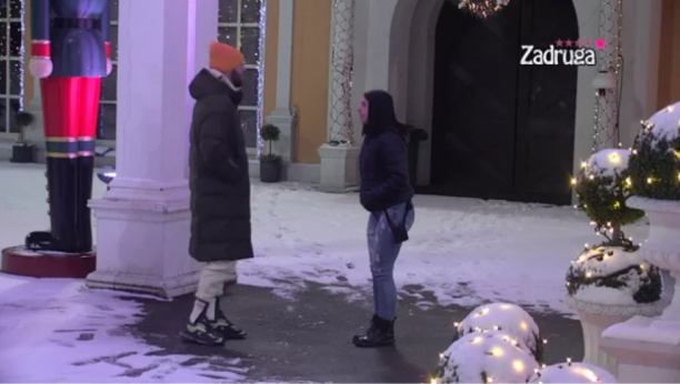 ZNAM DA ME VOLIŠ! Zadrugarka histerično urlala na Mensura, on joj bez srama odbrusio i uputio ove reči!