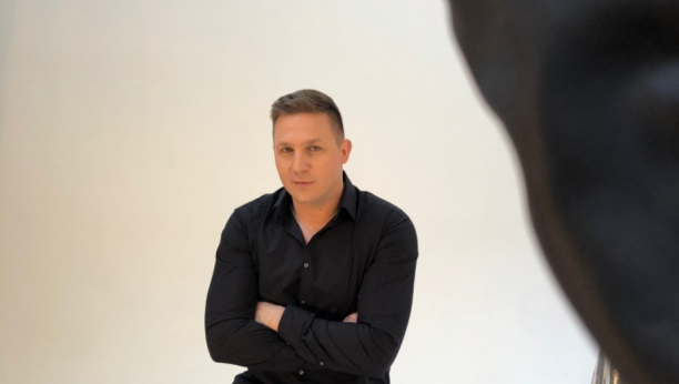 PEVAČ OBRADIO HIT STAR POLA VEKA! Dule ne odustaje od kvalitetne muzike, a u pitanju je pesma Mikija Jevremovića (VIDEO)