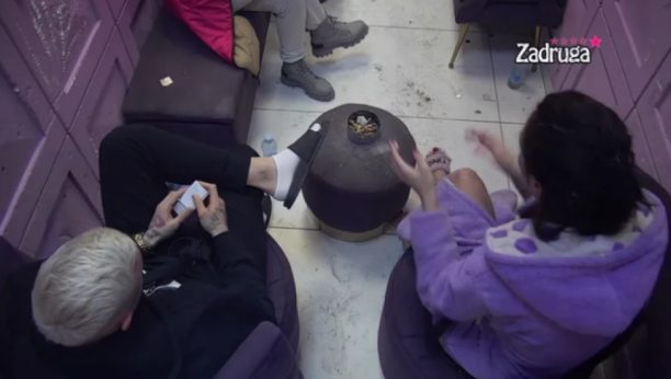 SLAB SAM NA NJU! Reper nema snage da se izbori sa emocijama, u očajnom stanju traži savete od ove zadrugarke!