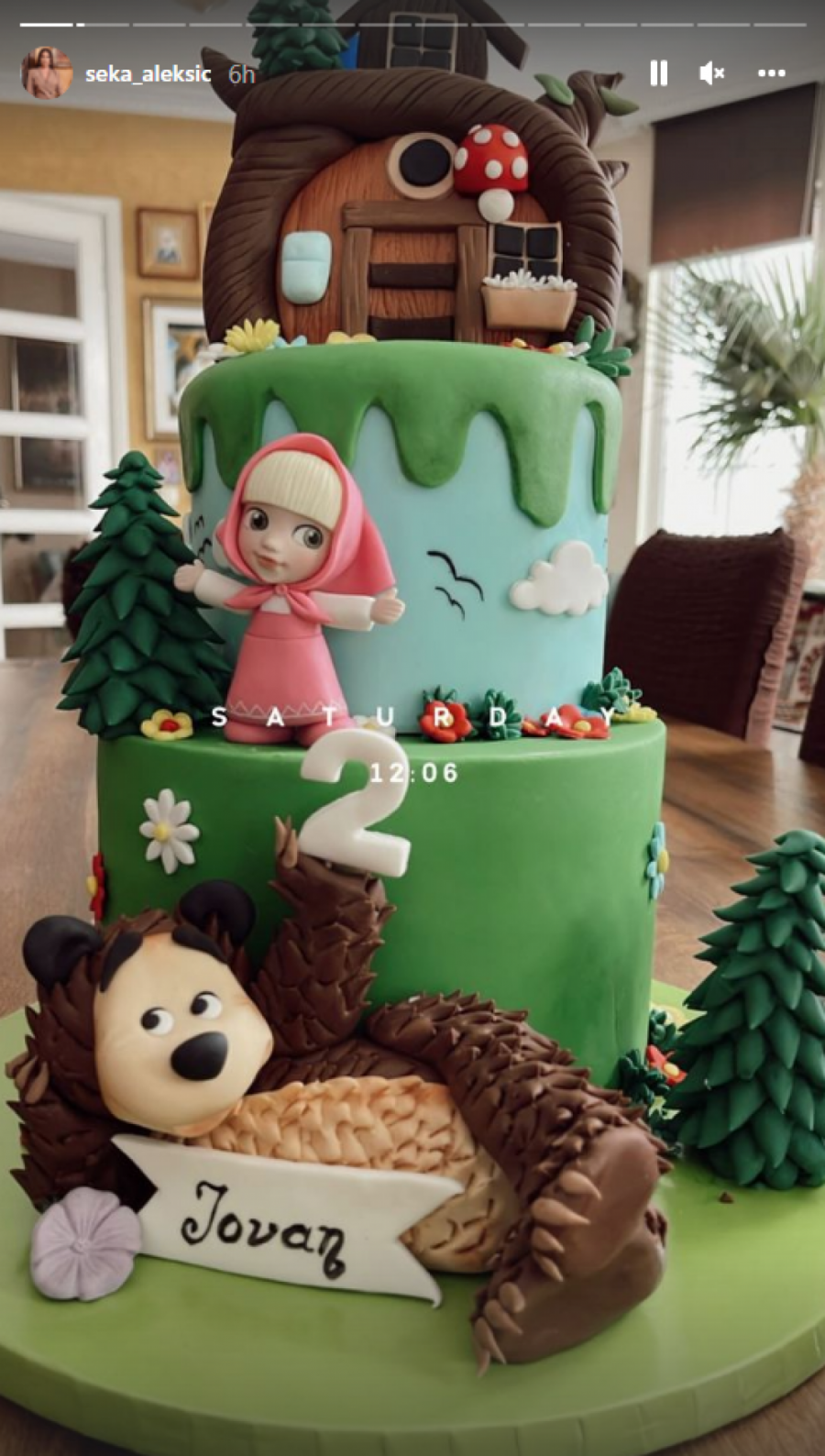 DANAS JE ZA SEKU POSEBAN DAN! Pevačica priredila slavlje povodom 2. rođendana njenog sina, a specijalna torta oduševila sve!