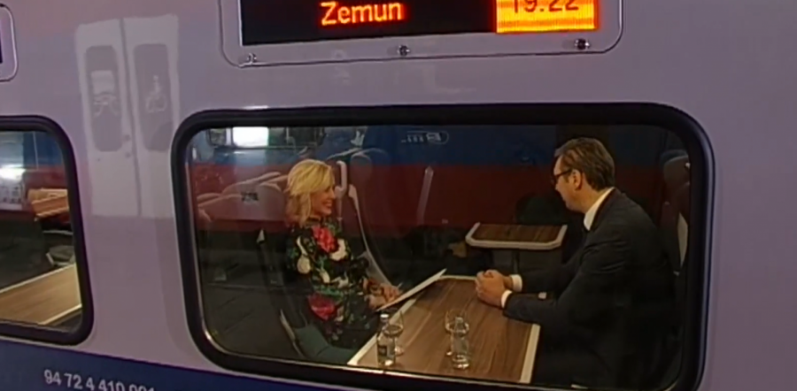 PREDSEDNIK VUČIĆ SE OBRATIO GRAĐANIMA U Srbiju stižu velike investicije! Verujem u pobedu, i za to se borim!