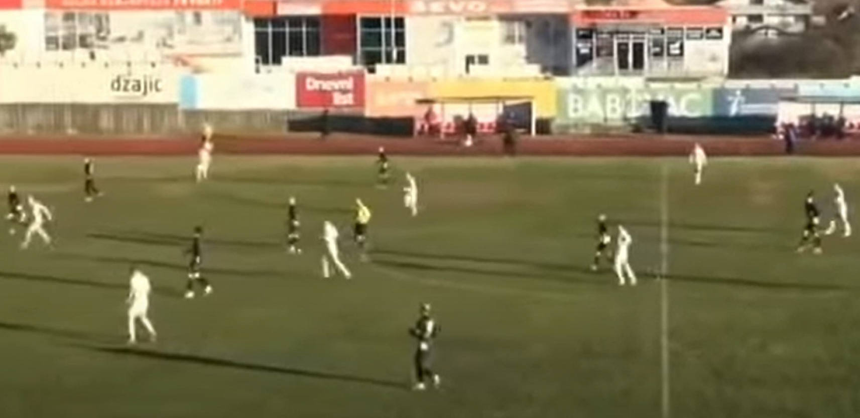 HORDE ZLA, PUCNJAVA, MEŠTANI... Evo kakvo je ludilo nastalo tokom prijateljske utakmice (VIDEO)