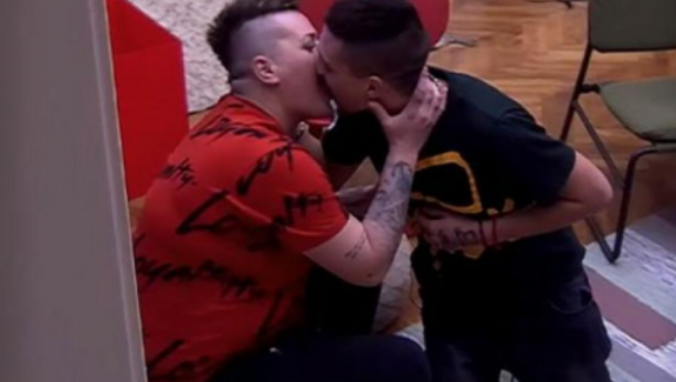 SVIĐAJU MU SE TRI UČESNICE, ALI JE SAMO U JEDNU ZALJUBLJEN! Aleksa Barudanov osvaja sva ženska srca!