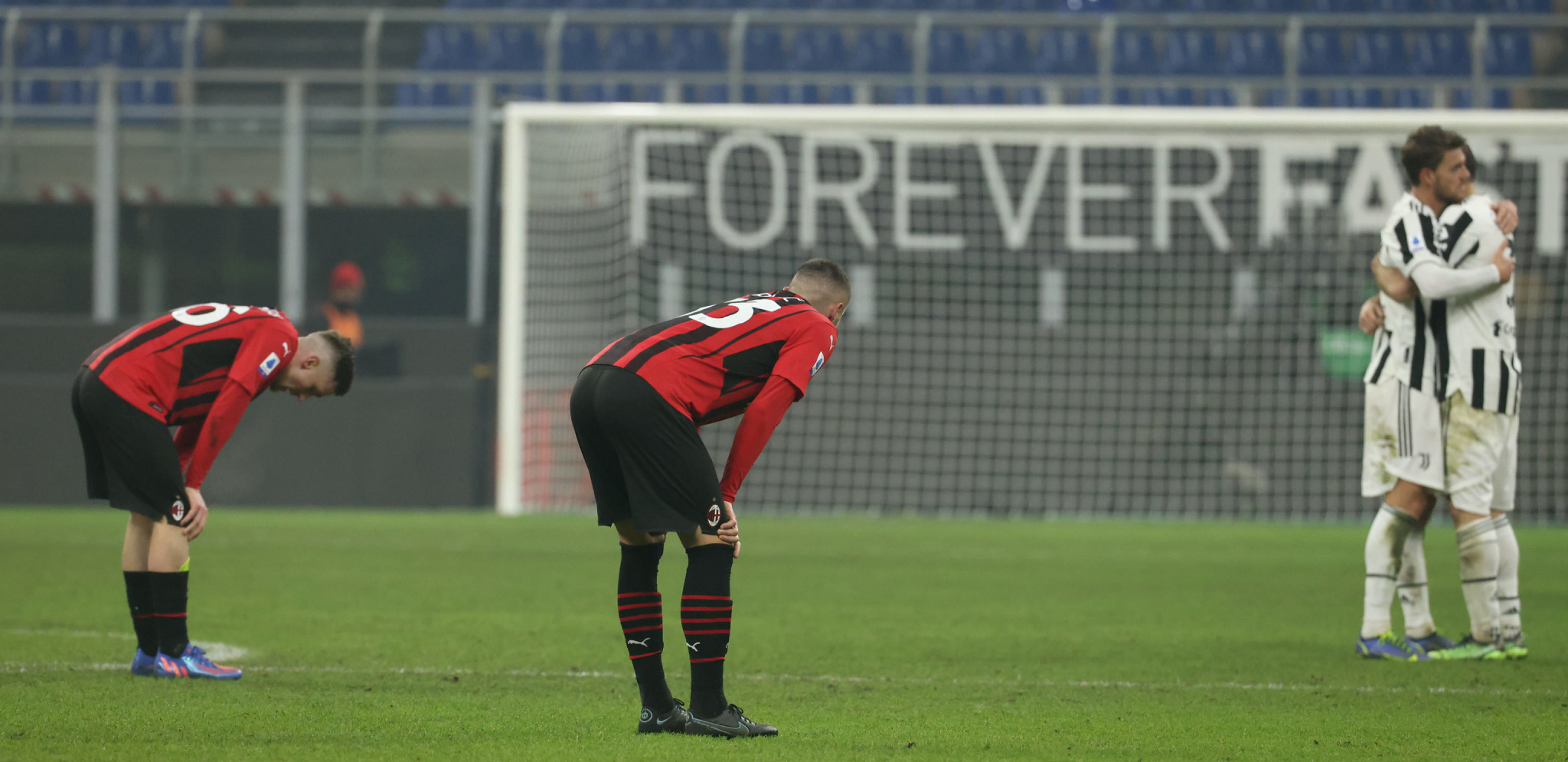 OVO JE VAMA DERBI? Harali su deceniju, a sada nisu šutnuli u gol (VIDEO)