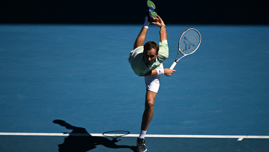 MEDVEDEV PREŽIVEO AMERIKANCA! Rus uz dosta muke nastavio pohod ka tituli!