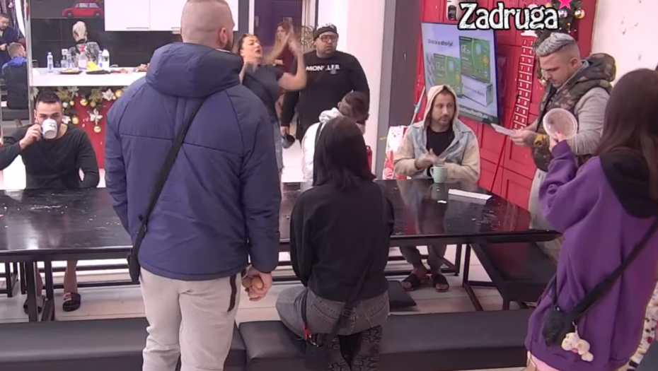 OSVETILA IM SE ZA BRUTALNE NAPADE! Izbačena zadrugarka postavila nju za vođu, ukućani zanemeli od šoka!