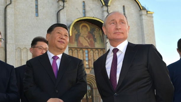ZAPAD DRHTI Si Đinping staje uz Putina?