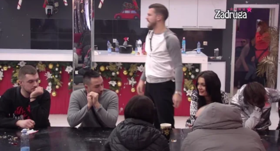 ŠOKIRALA SE! Dejan priznao ko ga najviše motiviše, Dalila ostala zapanjena, sve vreme ga gledala u čudu!