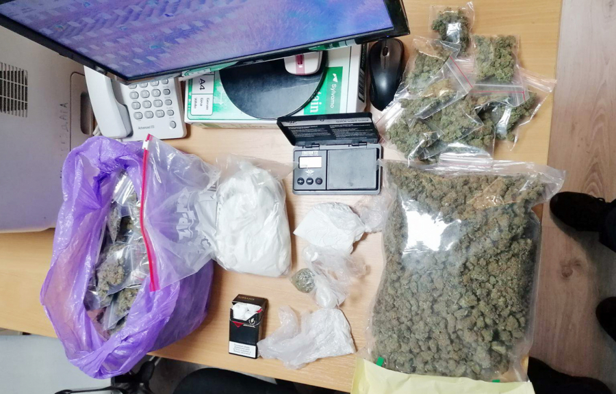 PALI DILERI U BEOGRADU Policija prilikom pretresa pronašla velike količine droge (FOTO)