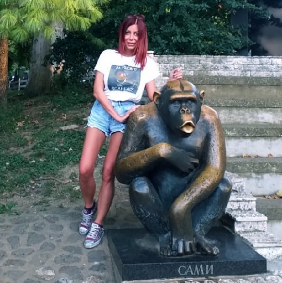 UNIŠTILA SE OPERACIJAMA, ZVALI SU JE KRALJICOM SILIKONA Tukla se sa Kristijanom Golubovićem, a Tijana Đurić je danas neprepoznatljiva (FOTO)