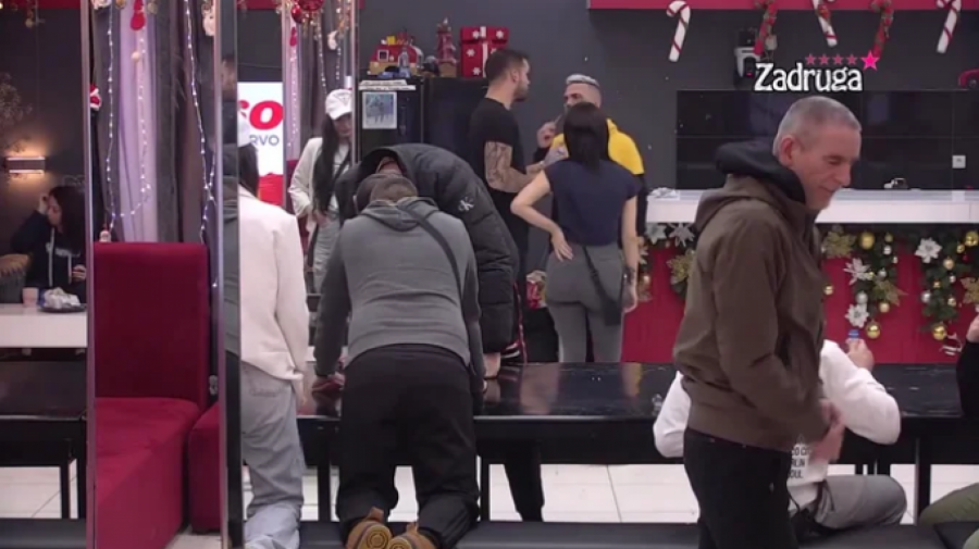 NOVA PROVOKACIJA, NE ODUSTAJE OD DALILE? Car proverio šta je Dragojevićka pisala po crnom stolu, pa odlučio da doda ovo!