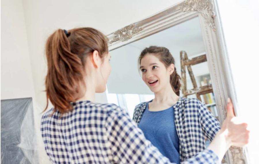 KUCNI U DRVO DA NE ČUJE ZLO Evo zašto se Srbi pridržavaju čudnih običaja