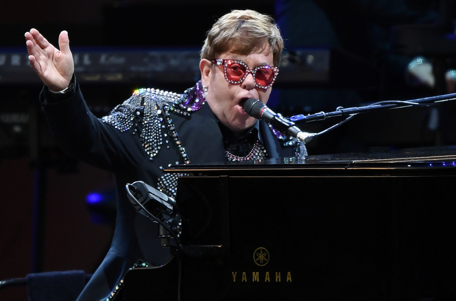 ELTON DŽON ZARAŽEN KORONA VIRUSOM Pevač u lošem zdravstvenom stanju, otkazao turneju po Americi