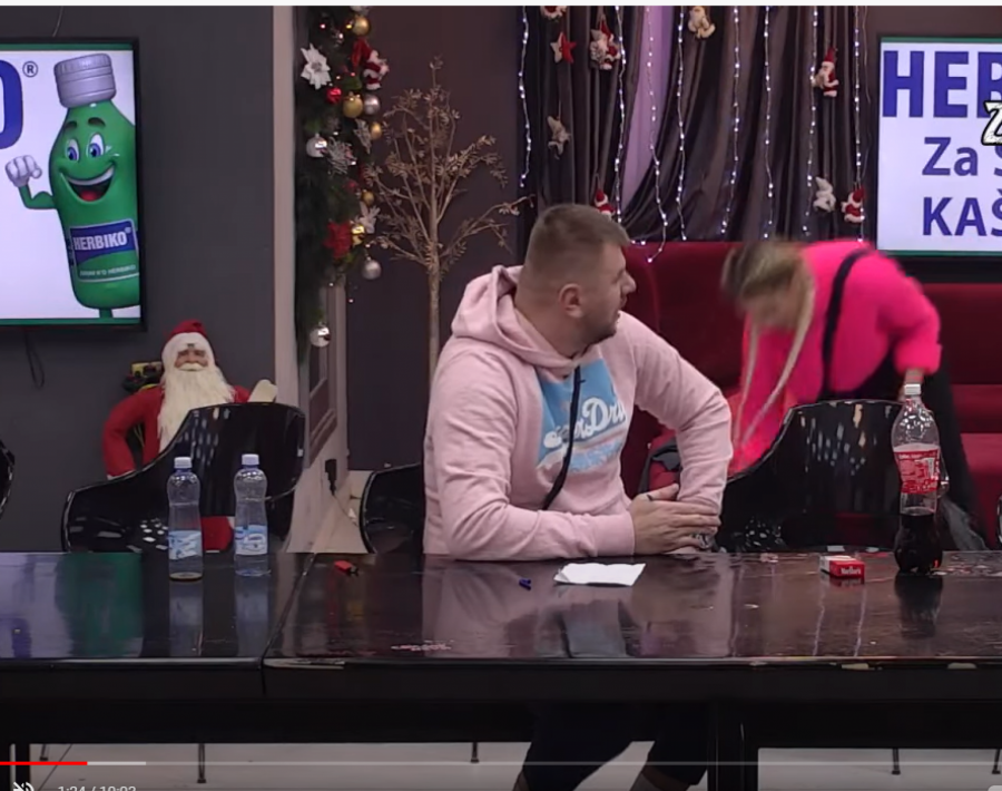 IDEŠ POGREŠNIM PUTEM! Janjuša izjeda ljubomora što je Aleks spremila večeru Dejanu, a onda je potkačio i Cara zbog Maje i Čorbe!