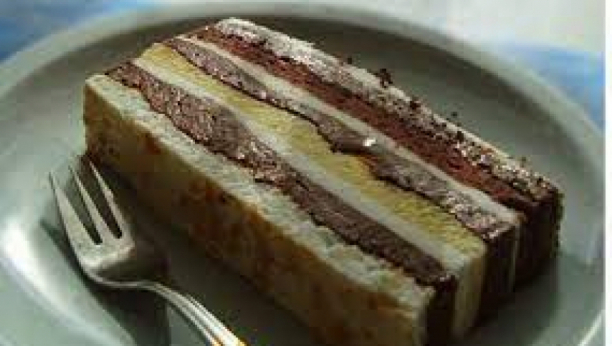 UKUSNA I JAKO KREMASTA KOMBINACIJA Njeno veličanstvo - Šarena torta, slađa od snova