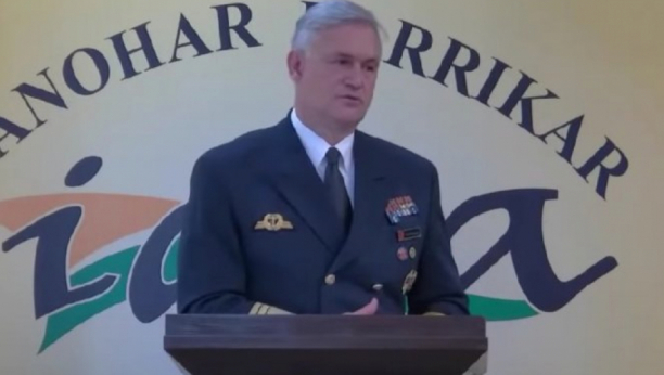 AFERA "VICEADMIRAL ŠENBAH" DRMA EVROPU Šef nemačke mornarice izjavom o Rusiji i Krimu razbucao licemerni Zapad!
