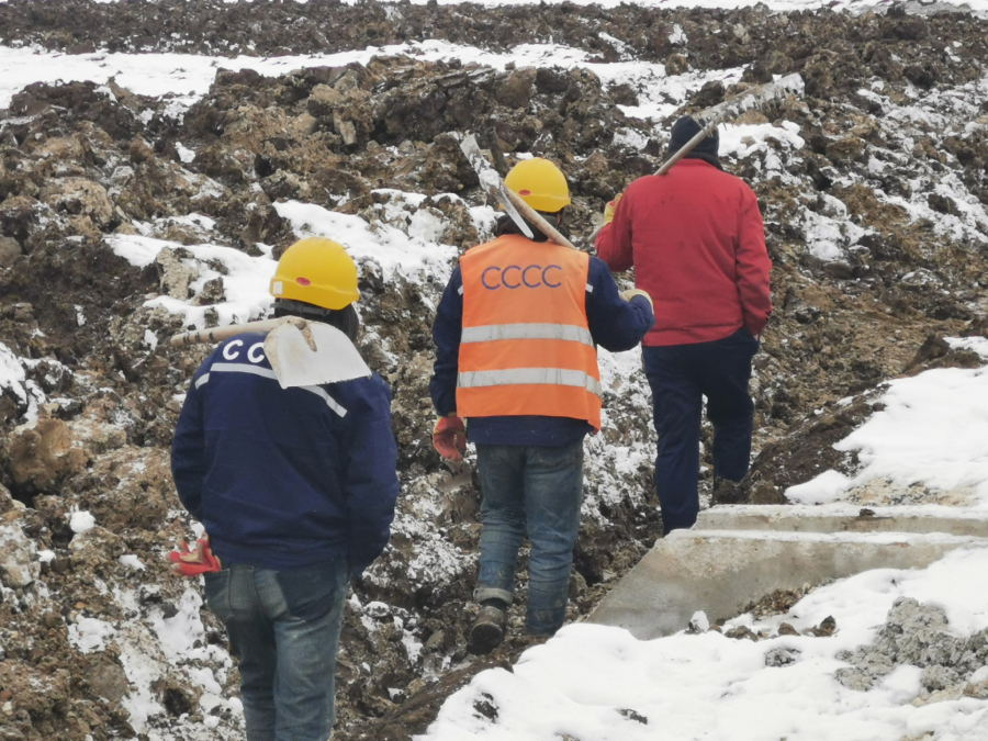 KINEZI RADE PUNOM PAROM, A MEŠTANI NAVIJAJU SAT PO NJIMA Biće nam žao kada odu! (FOTO)