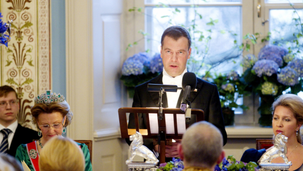 CENA GASA 2.000 DOLARA Medvedev: Dobro došli u novi svet gde će Evropljani skupo plaćati...