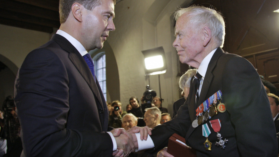 BRUTALNA PORUKA MEDVEDEVA Totalni zaokret Rusije?