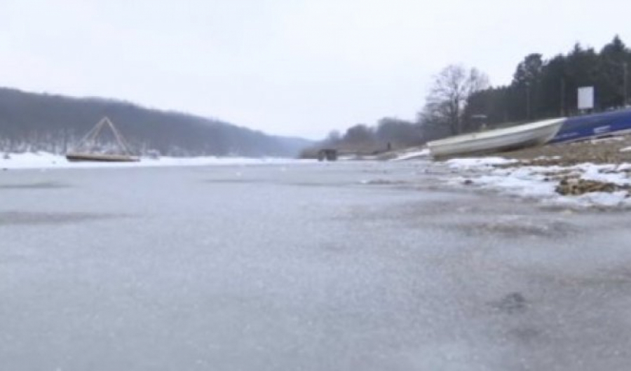 VUKOJICA IZ LEDENOG JEZERA SPASIO TRI ŽIVOTA ZA DVA DANA Svaki čovek kome je pomogao, svaki udisaj koji je osetio - čine njegov život!