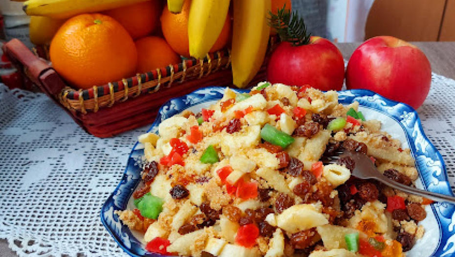 JELO U KOME ĆETE SIGURNO UŽIVATI: Testenina sa grožđem, medom i orasima, a ukus je fenomenalan (VIDEO)