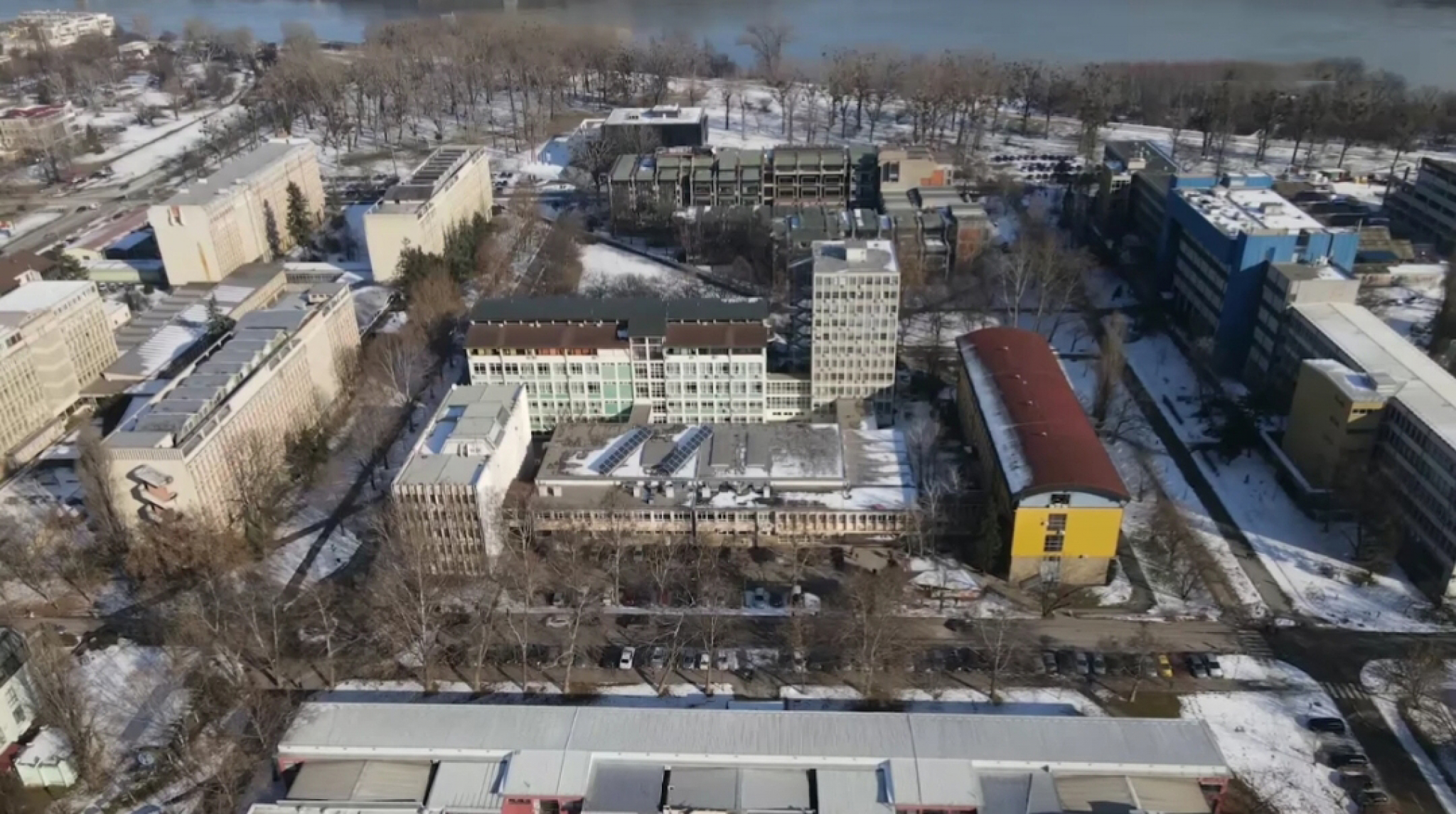 NAŠA OBAVEZA JE DA OMOGUĆIMO BOLJU BUDUĆNOST Protekle decenije u infrastrukturne projekte namenjene najstarijim uloženi milioni