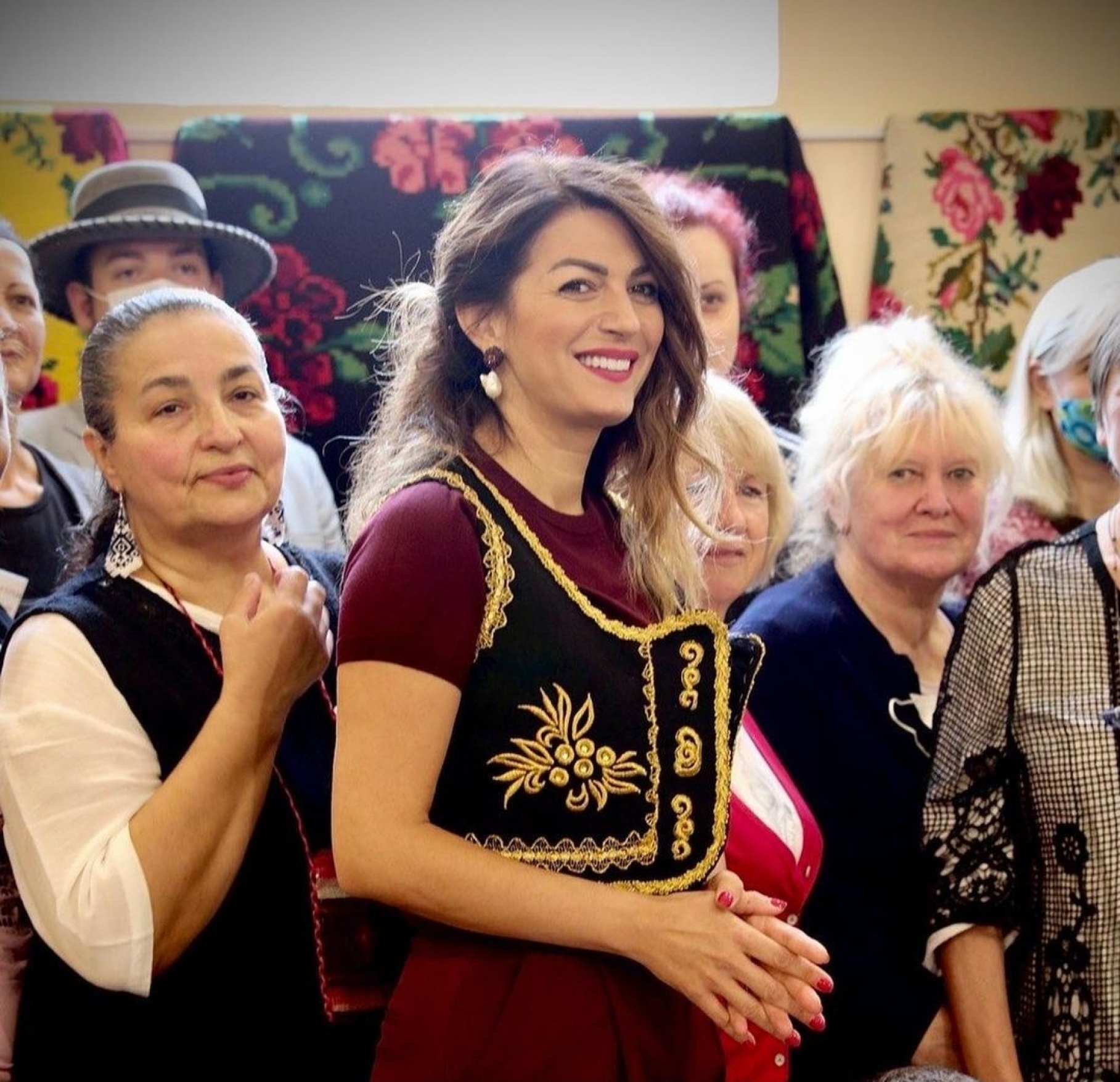 SRBIJA ODUŠEVLJENA Ministarka u jeleku pokorila društvene mreže!