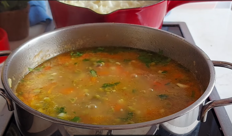 NAPRAVITE ZA RUČAK  Čorbasti grašak, organizam će vam biti zahvalan (VIDEO)