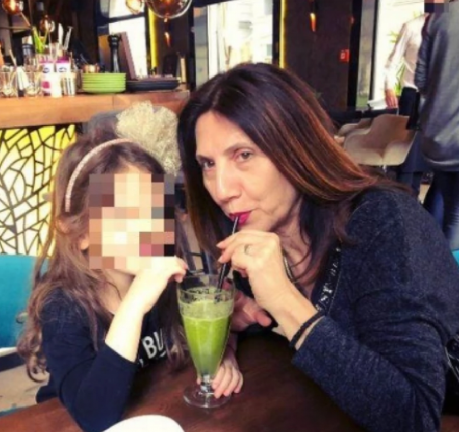 OVO JE MAJKA BOGDANA SREJOVIĆA! Cecin dečko neverovatno liči na nju, fotka je sve oduševila, a morala je i pevačica da reaguje!