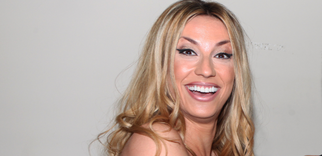 ONI SU PUKLI BRDO PARA NA NOVE ZUBE Ove pevačice želele su da imaju savršen osmeh: Htela sam da budem kao Anđelina Džoli