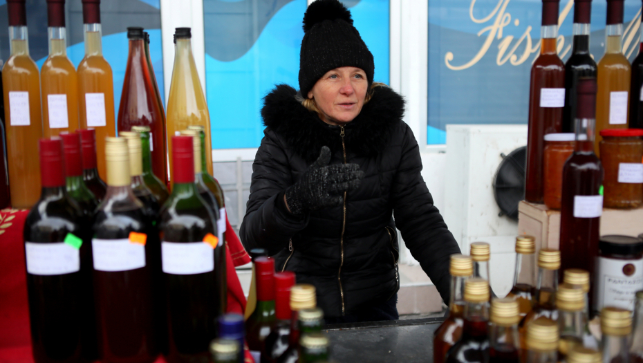 AL SE SADA DOBRO JEDE, BAŠ Kalenić pijaca ovog vikenda prava riznica zdrave hrane i pića: Zdravlje u teglama