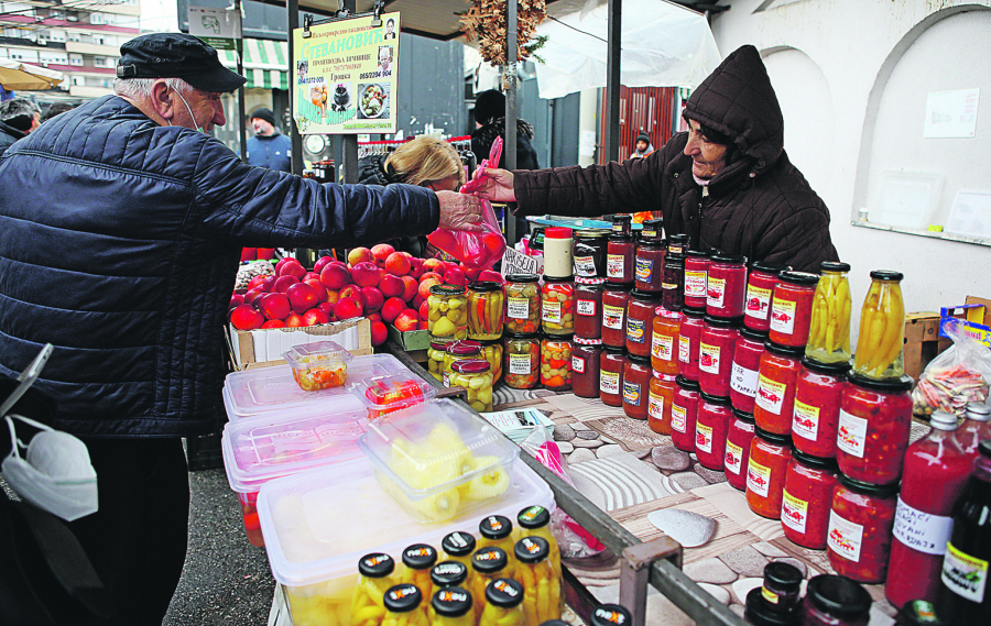 AL SE SADA DOBRO JEDE, BAŠ Kalenić pijaca ovog vikenda prava riznica zdrave hrane i pića: Zdravlje u teglama