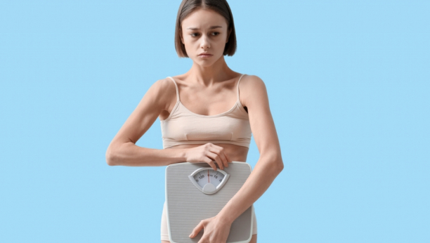 NINA IMA SAMO 13 GODINA Svake nedelje je stavljaju na vagu, kako bi se uverili da ne dobija na kilaži, a evo šta kaže komšinica!