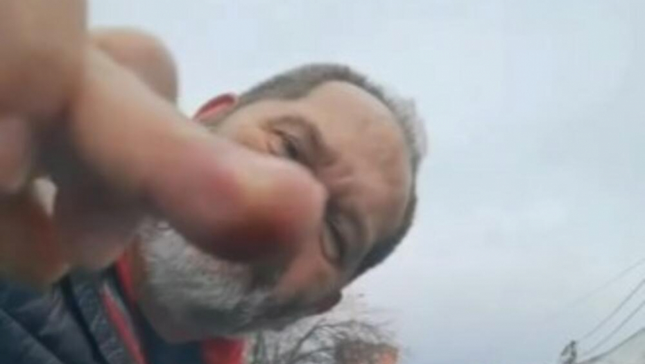 STRAŠNO! Pogledajte napad taksiste na devojku na Zvezdari (VIDEO)