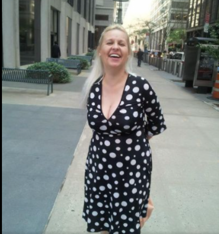 BILA JE BRENINA LJUTA RIVALKA, SVI SU MISLILI DA ĆE JE ZASENITI! Pevačica se povukla sa scene zbog pretnji da će je ubiti, evo ko je u pitanju!