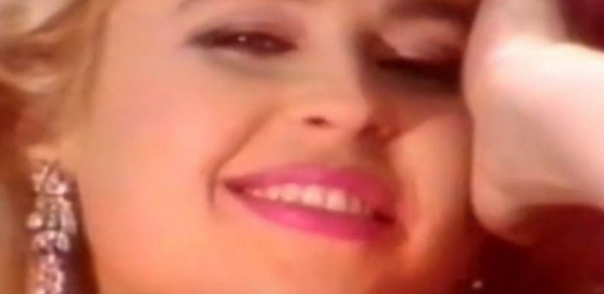 BILA JE BRENINA LJUTA RIVALKA, SVI SU MISLILI DA ĆE JE ZASENITI! Pevačica se povukla sa scene zbog pretnji da će je ubiti, evo ko je u pitanju!