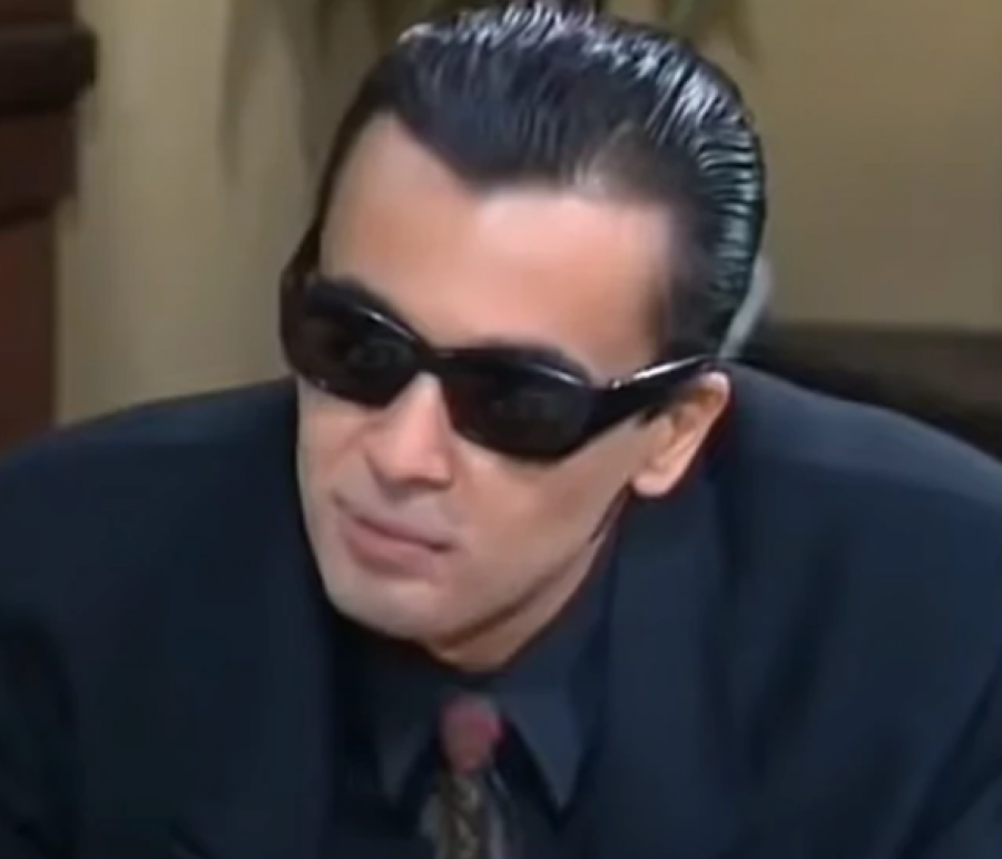 VIŠE NE LIČI NA SEBE! Ozrenov telohranitelj iz 