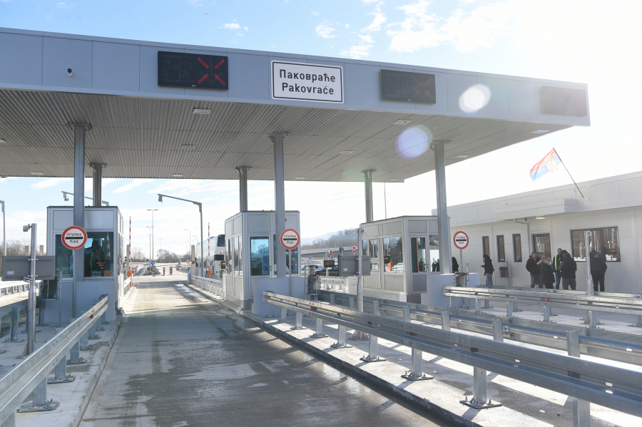 PREMIJERKA BRNABIĆ NA SVEČANOSTI: Do 2012. političari su samo krali pa sad kupuju klubove premijer lige, mi gradimo puteve, škole i bolnice