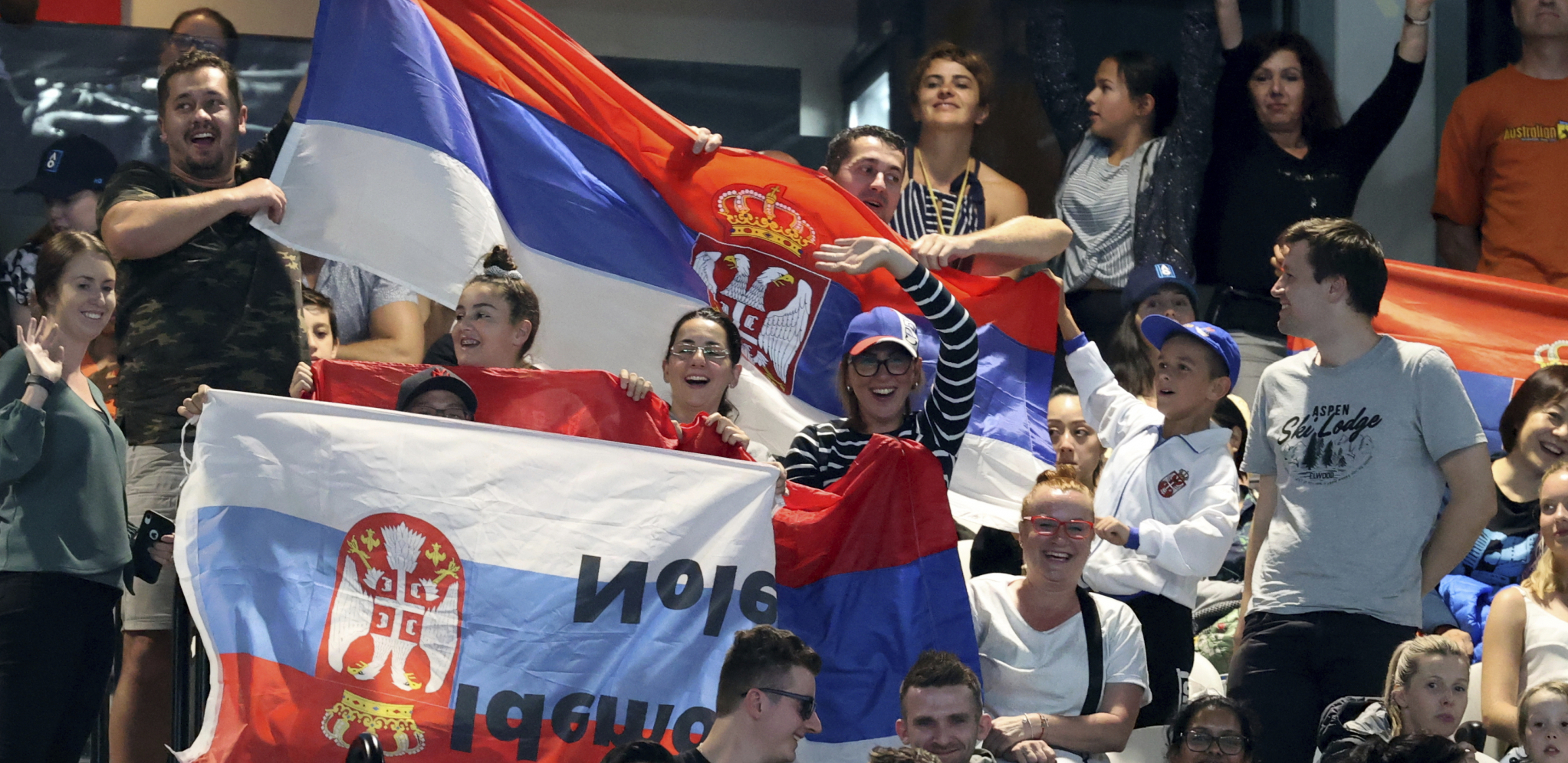 MEDVEDEV IMA POSEBNU PODRŠKU! Srbi bodre Rusa na Australijan openu! (FOTO)