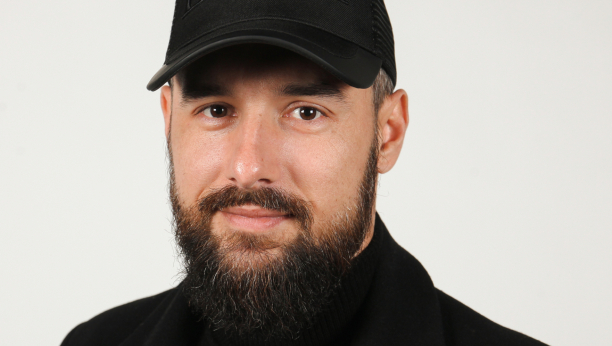 DA LI BISTE GA PREPOZNALI? Nemanja Stevanović totalno promenio lični opis, a komentari se samo nižu, upoređuju ga sa ovim glumcem