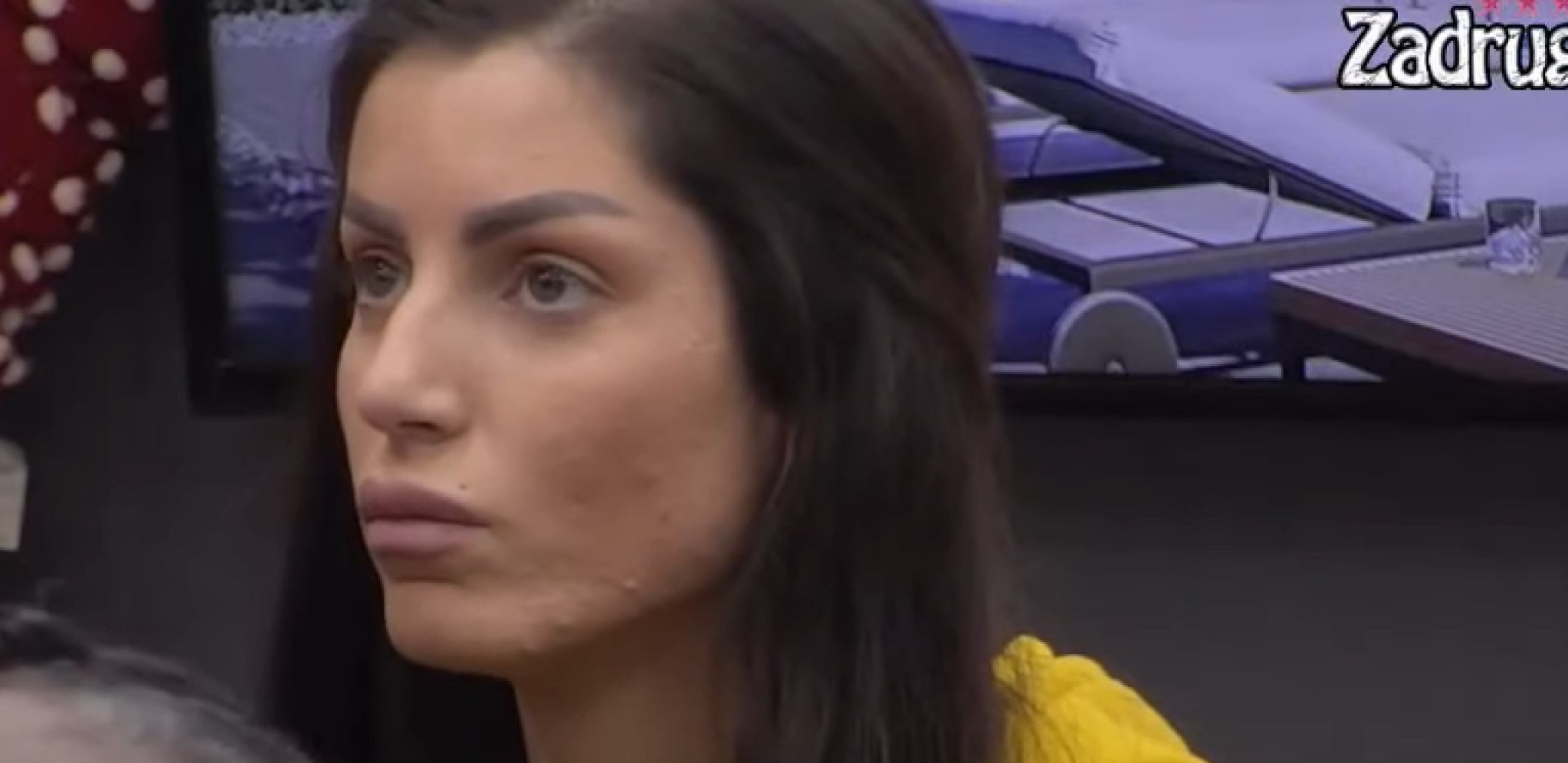 ZADRUGARKA SE BAVI SUMNJIVIM POSLOM? Mima Šarac ima 20 devojaka koje rade za nju, a sa majkom ne priča!