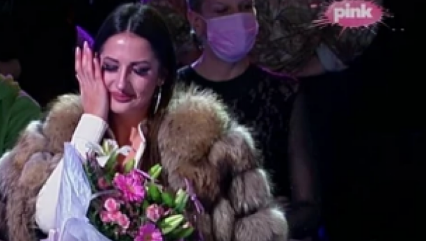 BAHATO PONAŠANJE SANDRE ČAPRIĆ! Bivša zadrugarka napravila je haos u policiji