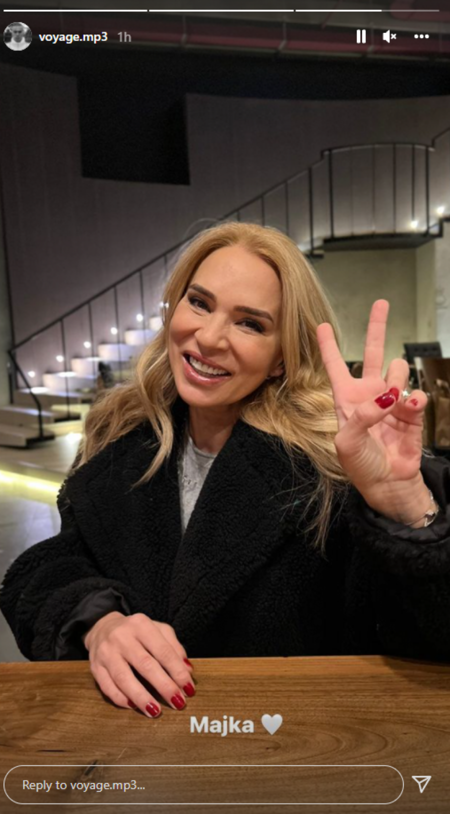 OCA MU SVI DOBRO ZNAJU! Vojaž pokazao kako mu izgleda majka, a svi komentarišu samo jedno (FOTO)